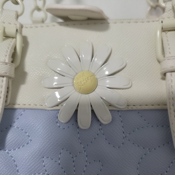 Xobeca Betsey Johnson Tote - Picture 3 of 7